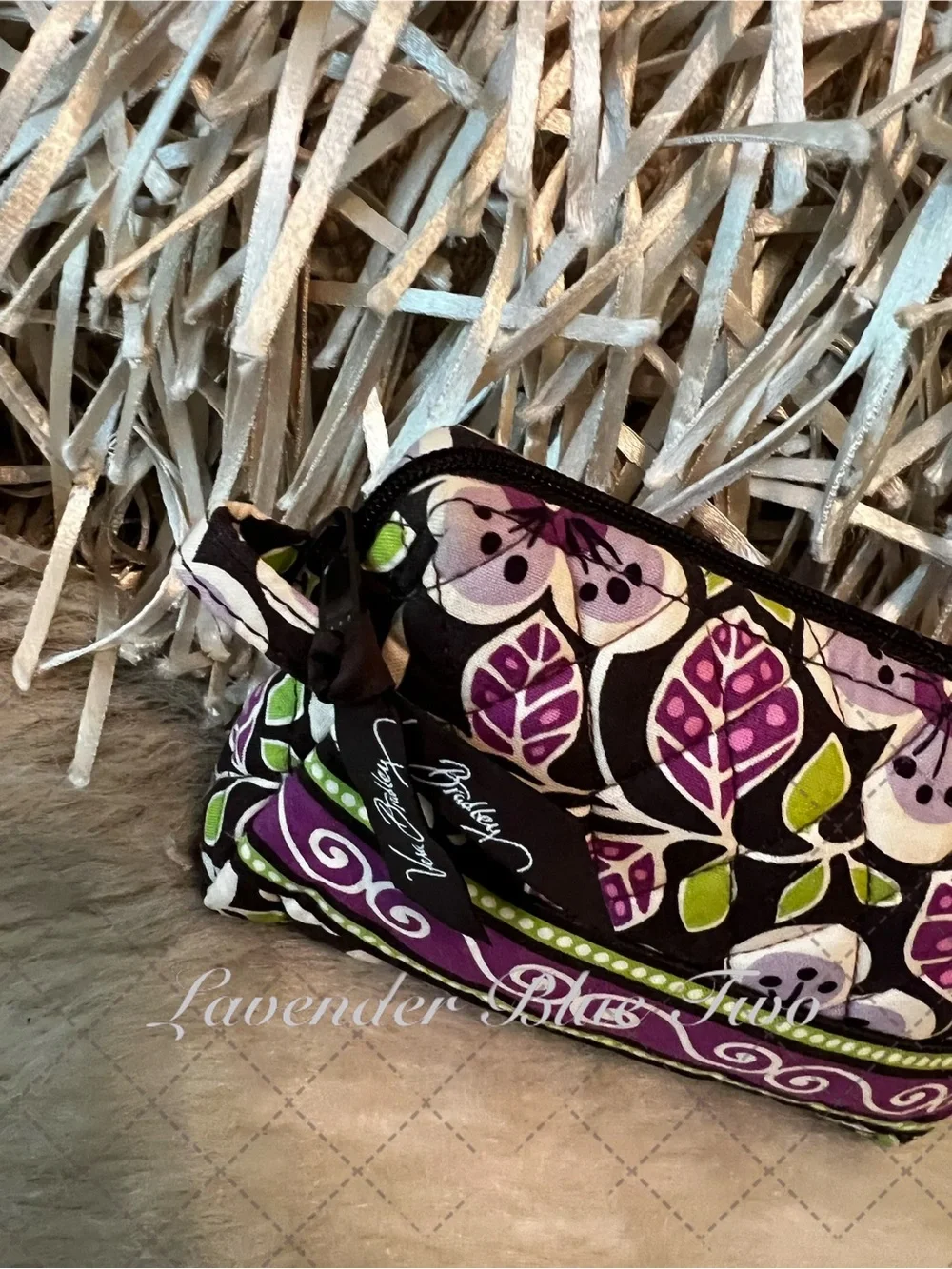 VERA BRADLEY Plum Petals 2011 Travel Cosmetic Case Zipper Top Close Lined Purple
